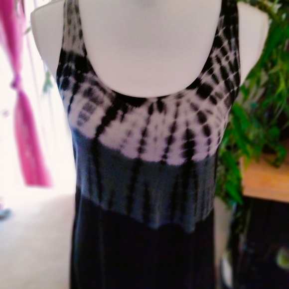 FUN SUMMER TIE DYE DRESS - Picture 3 of 5